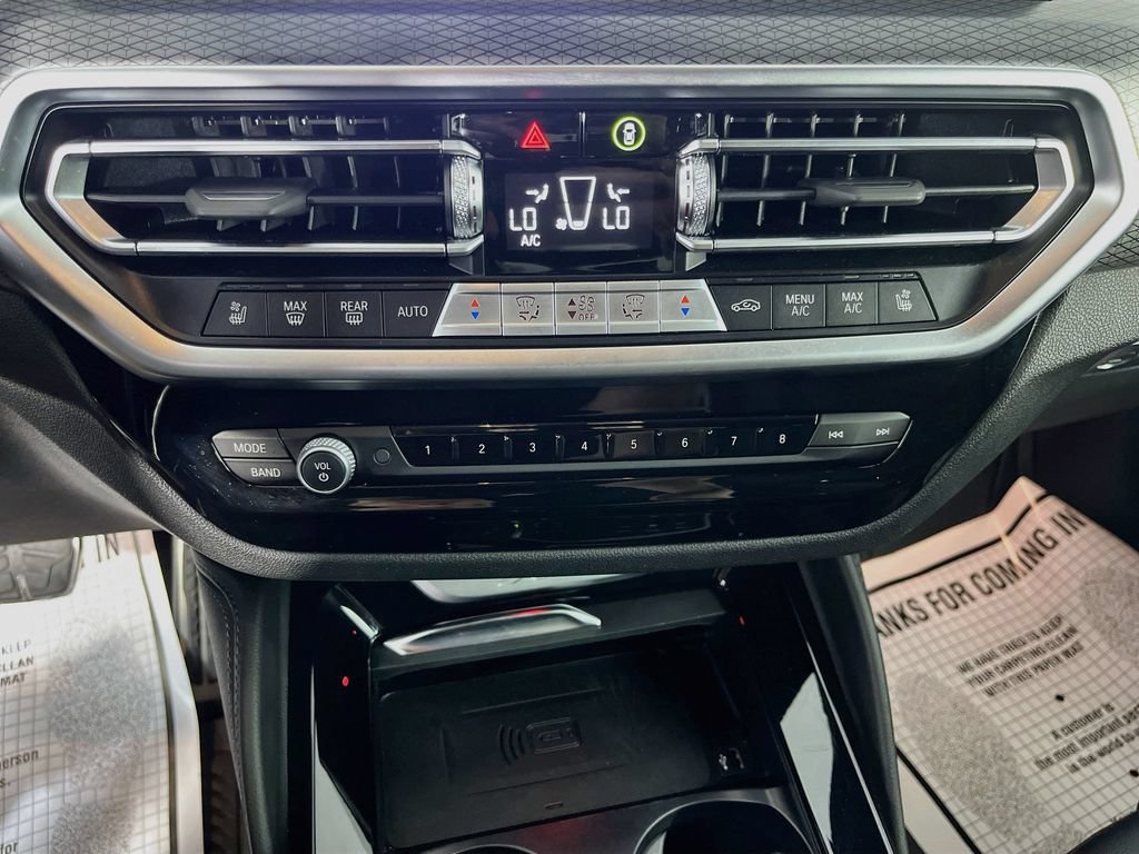Used 2023 BMW X4 xDrive30i AWD/4WD image 19