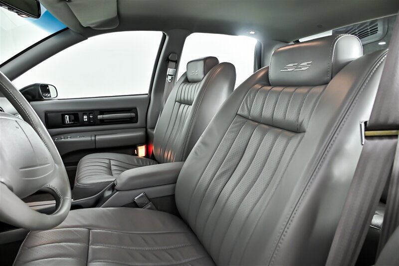 Used 1994 Chevrolet Impala SS RWD image 19