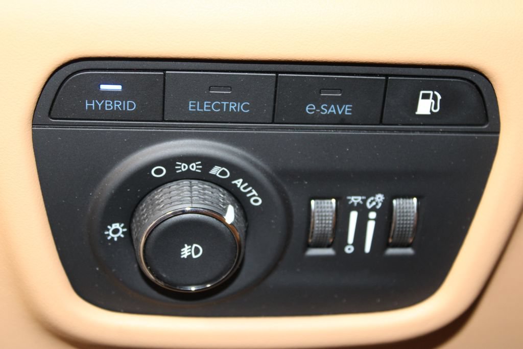 Used 2024 Jeep Grand Cherokee Summit AWD/4WD image 21