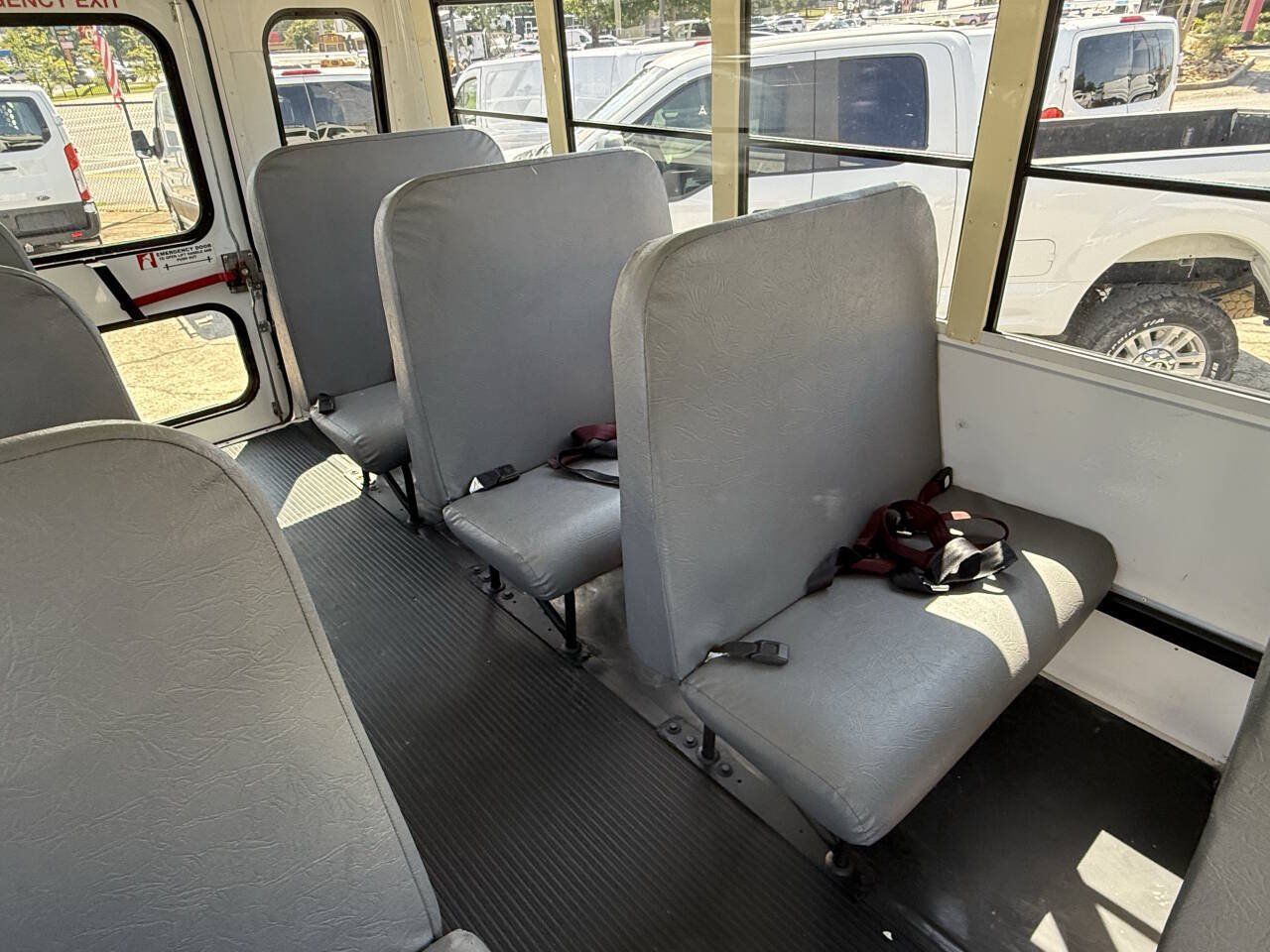 Used 2009 Chevrolet Express 3500 w/ School Bus Package RWD image 8