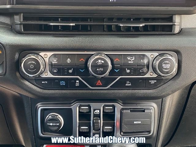 Used 2024 Jeep Wrangler Unlimited AWD/4WD image 32
