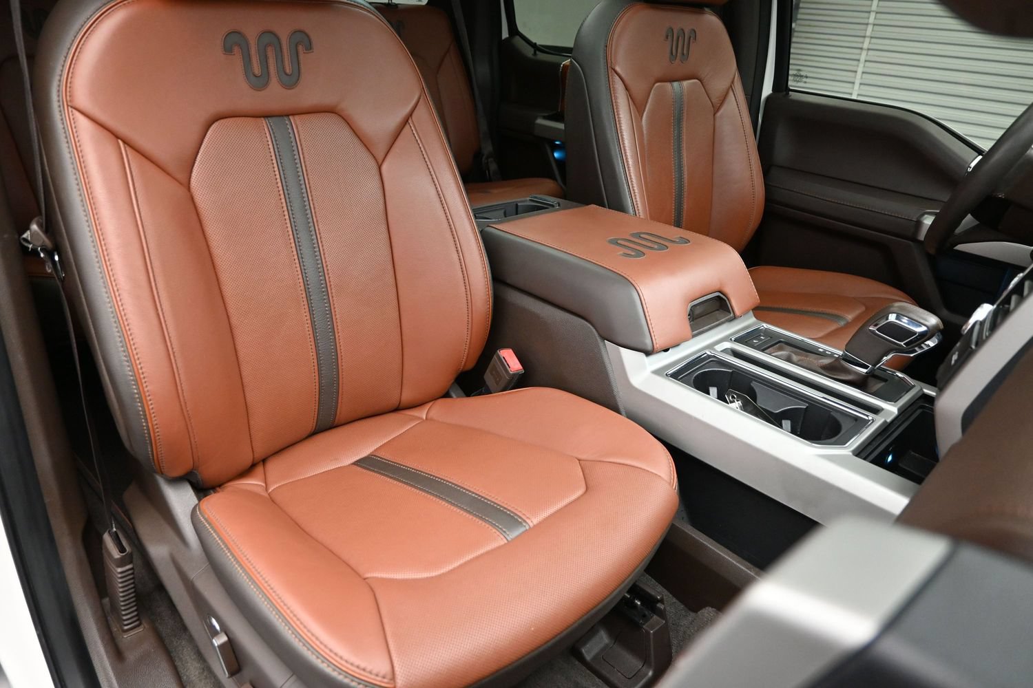 Used 2018 Ford F150 King Ranch w/ Equipment Group 601A Luxury AWD/4WD image 42