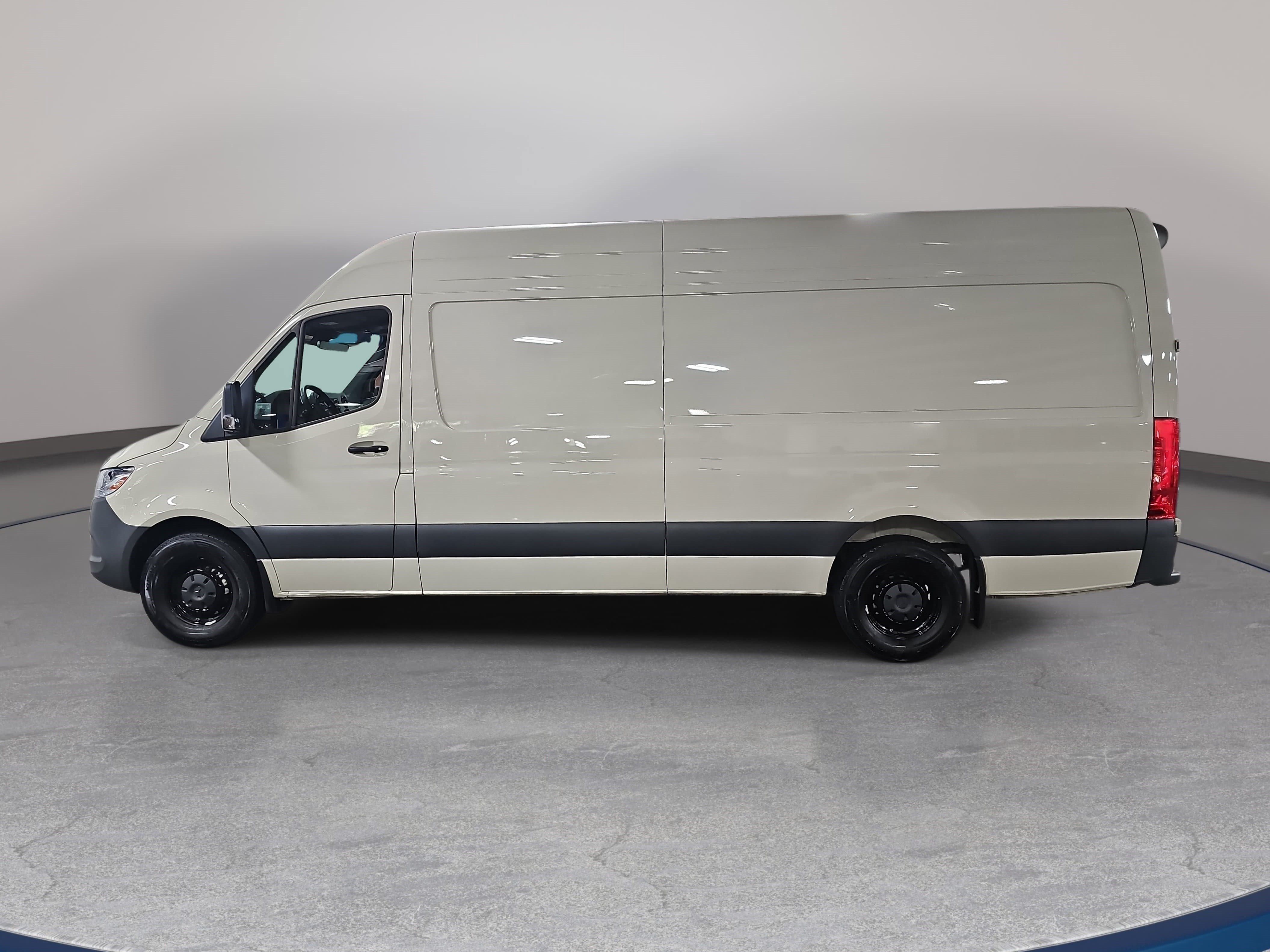 Used 2025 Mercedes-Benz Sprinter 2500 image 8