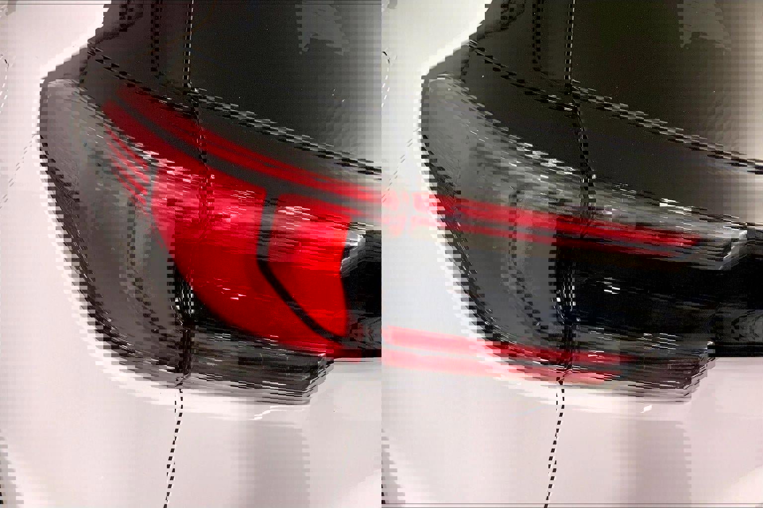 Used 2025 GMC Acadia Elevation image 28