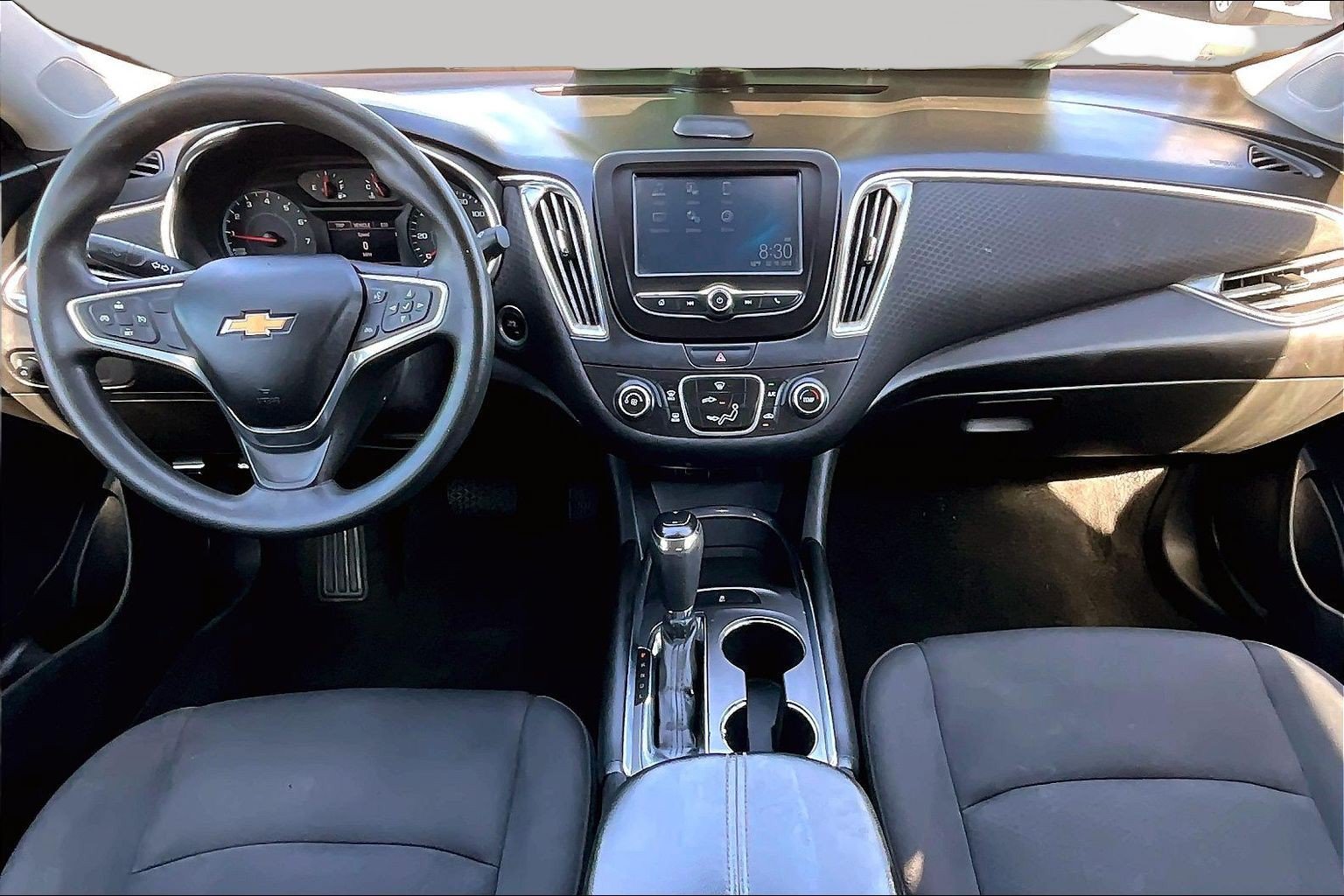 Used 2018 Chevrolet Malibu LT FWD image 14