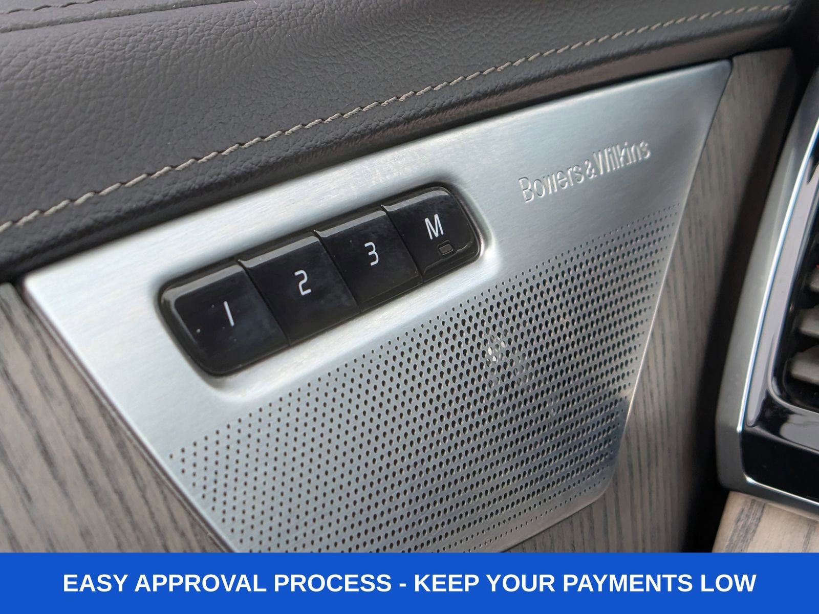 Used 2024 Volvo XC90 B6 Ultimate w/ Lounge Package image 32