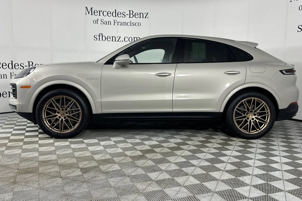 Used 2024 Porsche Cayenne Coupe AWD/4WD image 7
