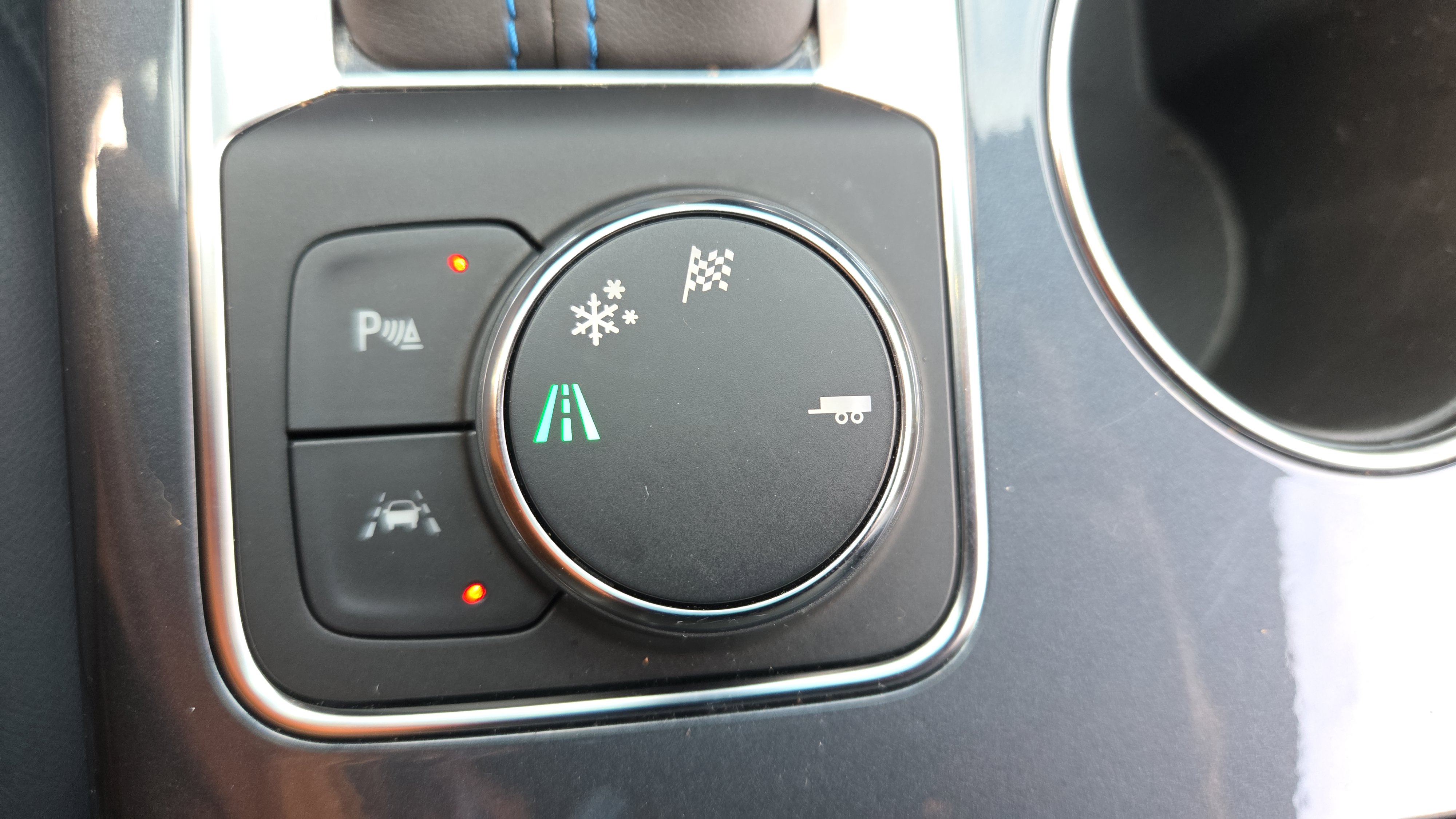 Used 2023 Chevrolet Blazer RS w/ Driver Confidence II Package FWD image 26