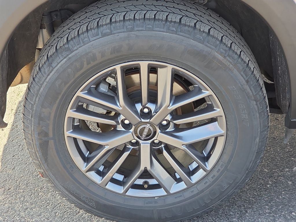 Used 2024 Nissan Rogue S AWD/4WD image 12