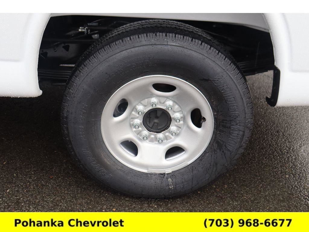New 2026 Chevrolet Express 3500 RWD image 25