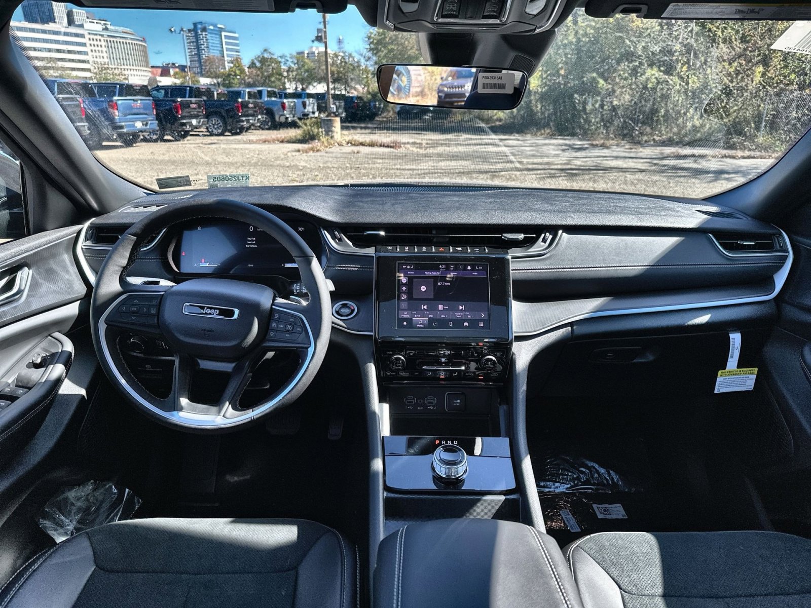 New 2025 Jeep Grand Cherokee Laredo image 21