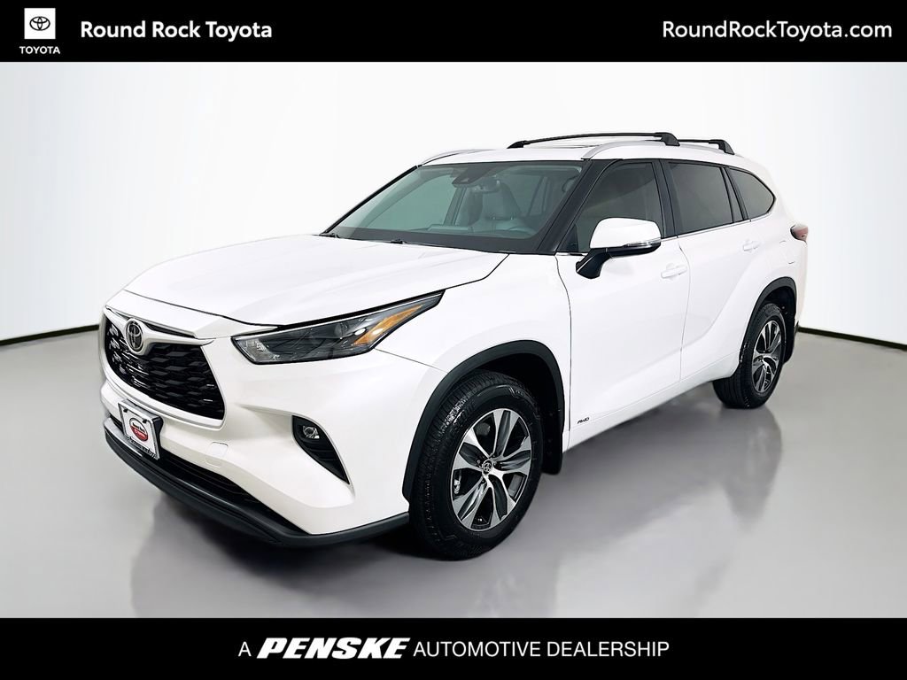 Certified 2026 Toyota Highlander XLE image 1