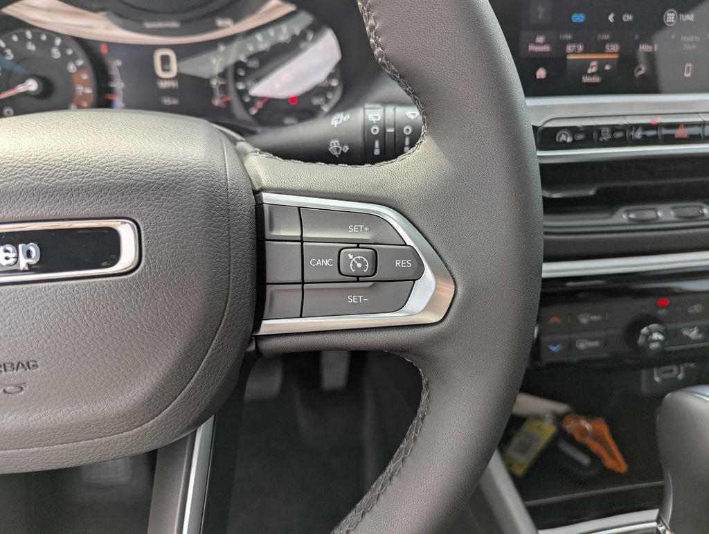 New 2026 Jeep Compass Latitude AWD/4WD image 23