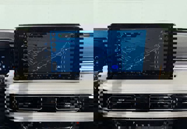 Used 2025 Lincoln Aviator 2WD w/ Equipment Group 101A image 14