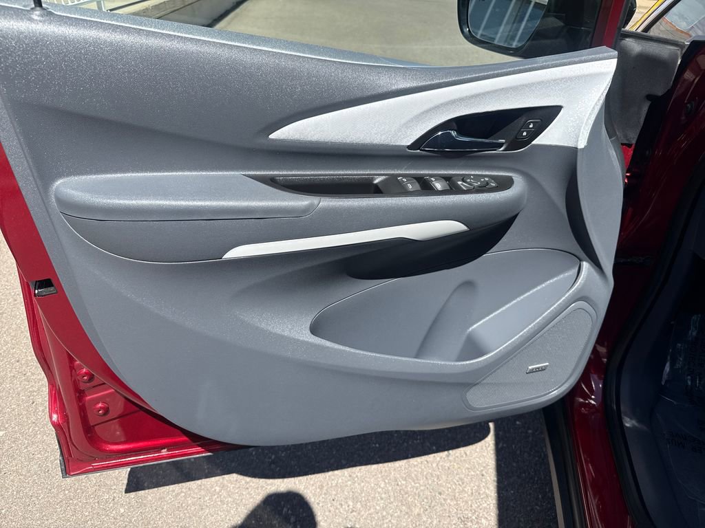 Used 2020 Chevrolet Bolt Premier w/ Infotainment Package image 10