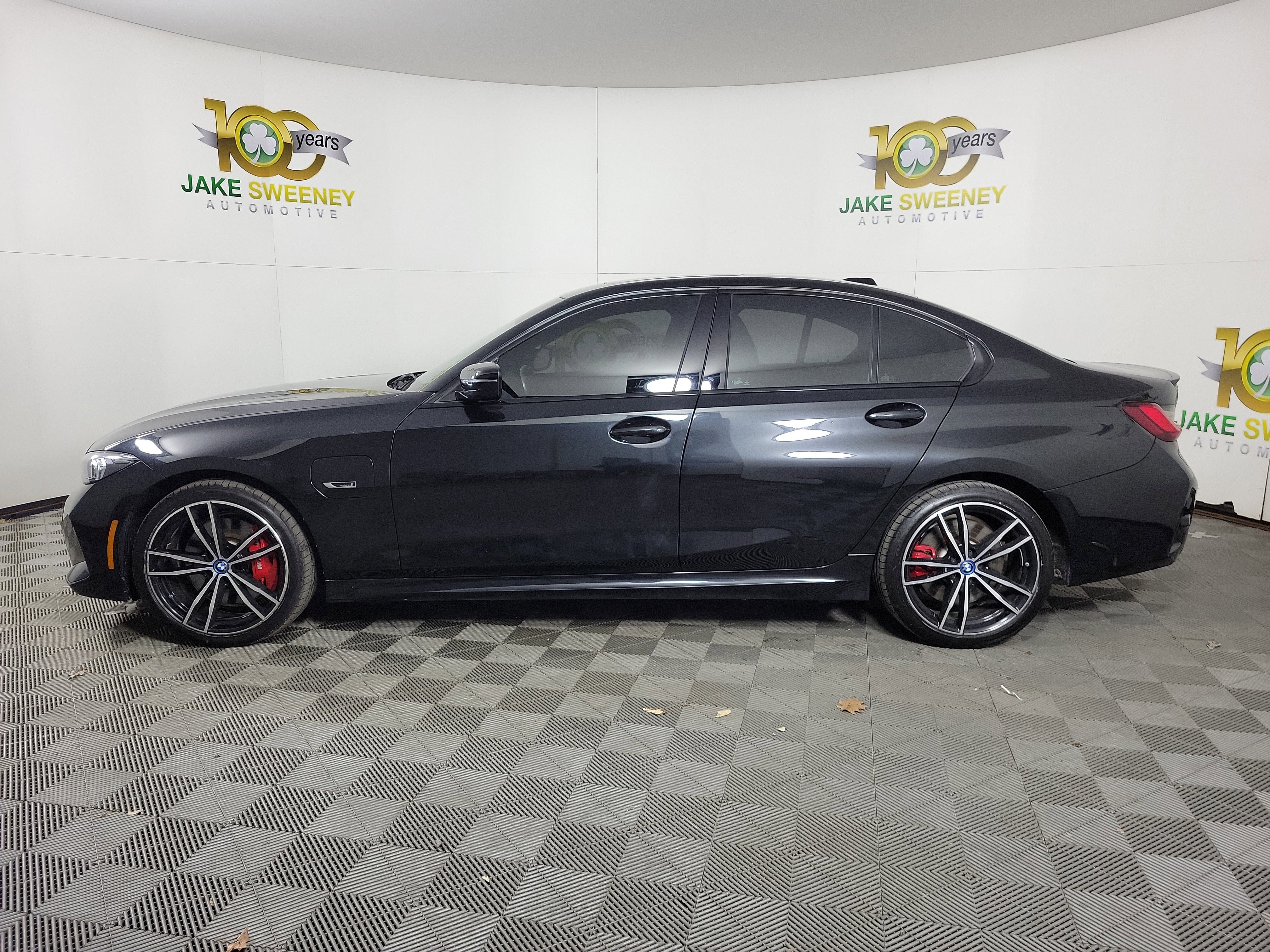 Used 2023 BMW 330e xDrive w/ M Sport Package image 4