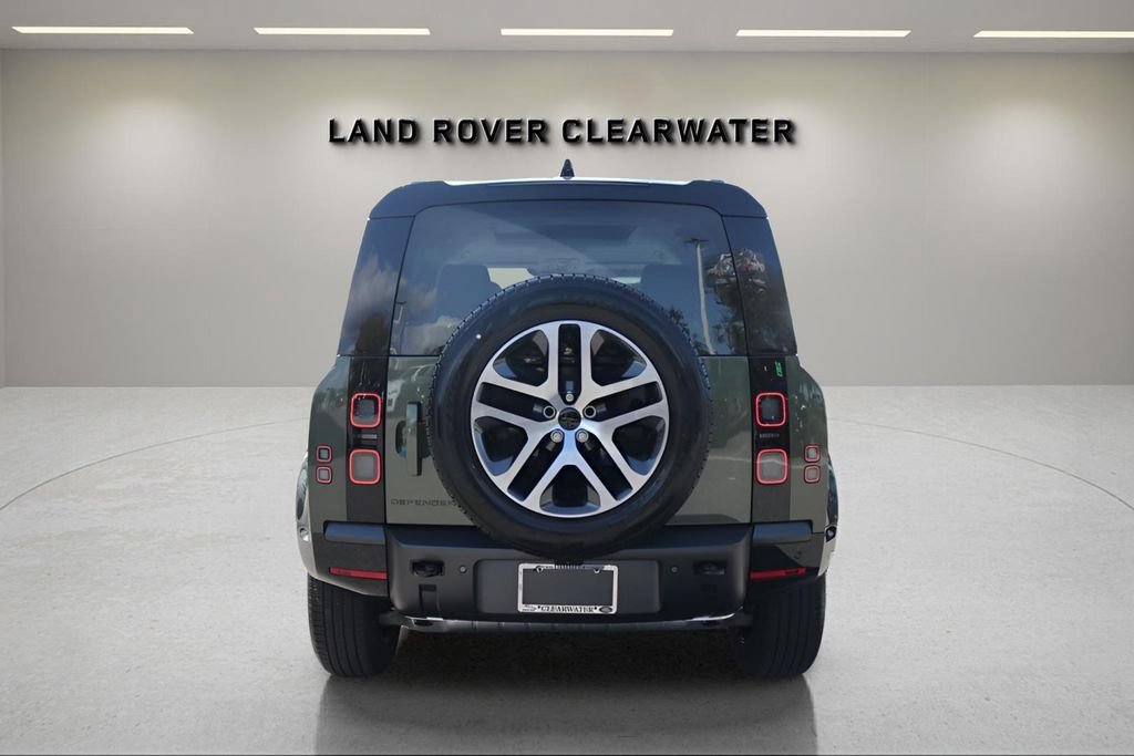 Used 2026 Land Rover Defender 110 X-Dynamic SE AWD/4WD image 4