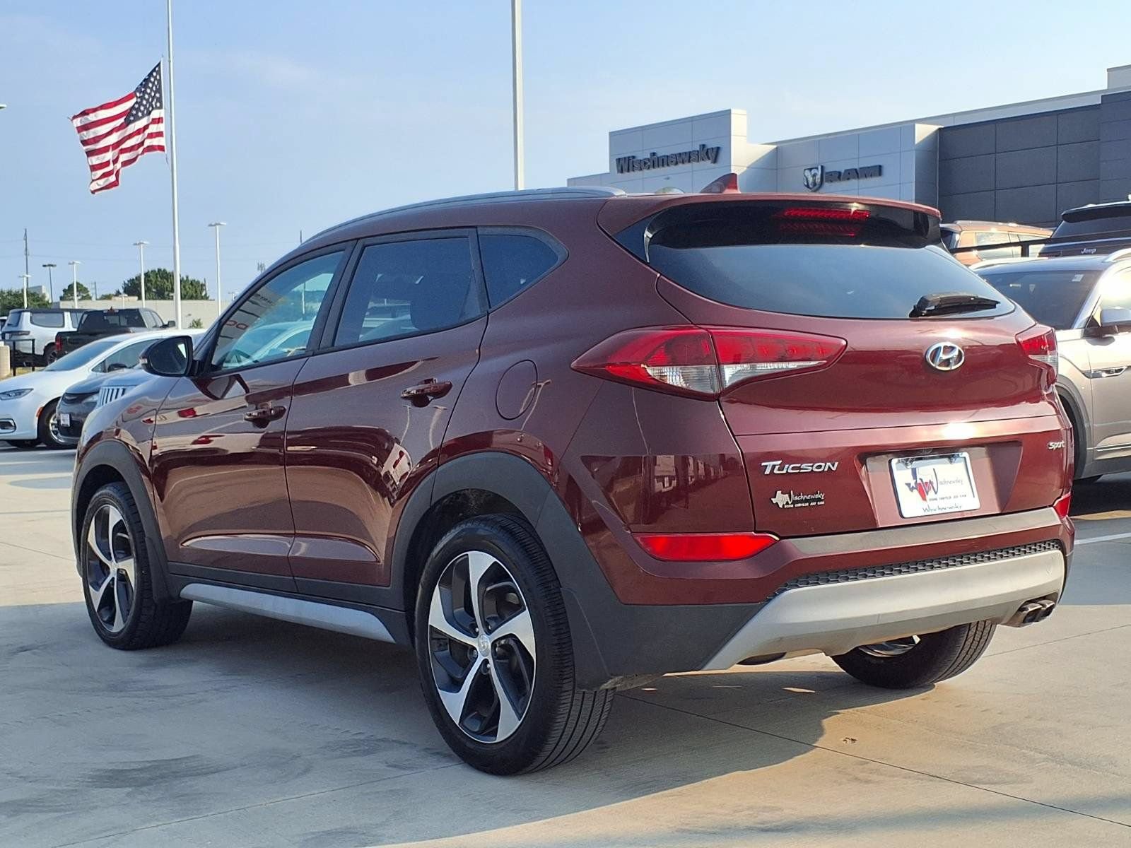 Used 2018 Hyundai Tucson Sport FWD image 2