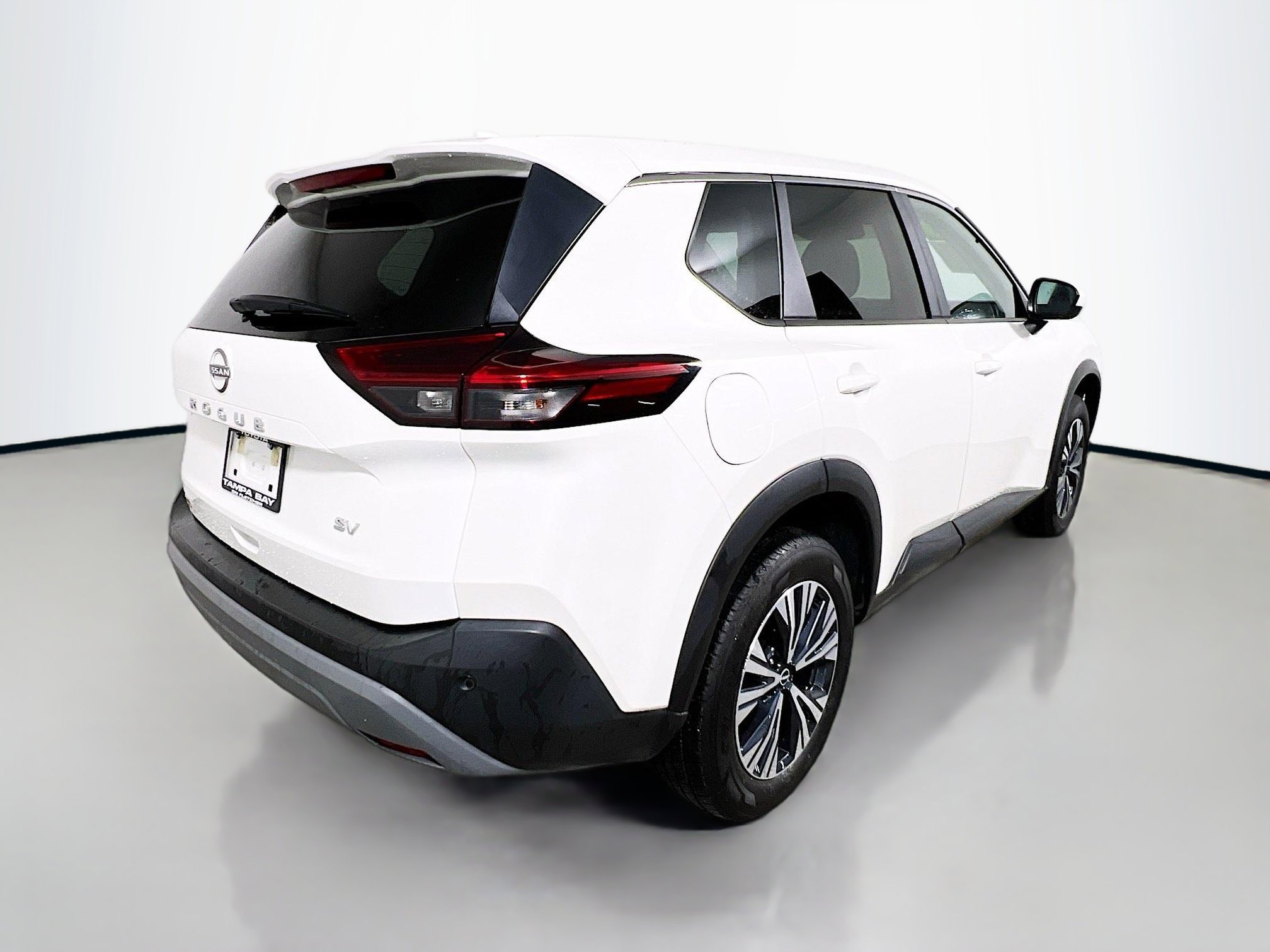 Used 2023 Nissan Rogue SV image 4