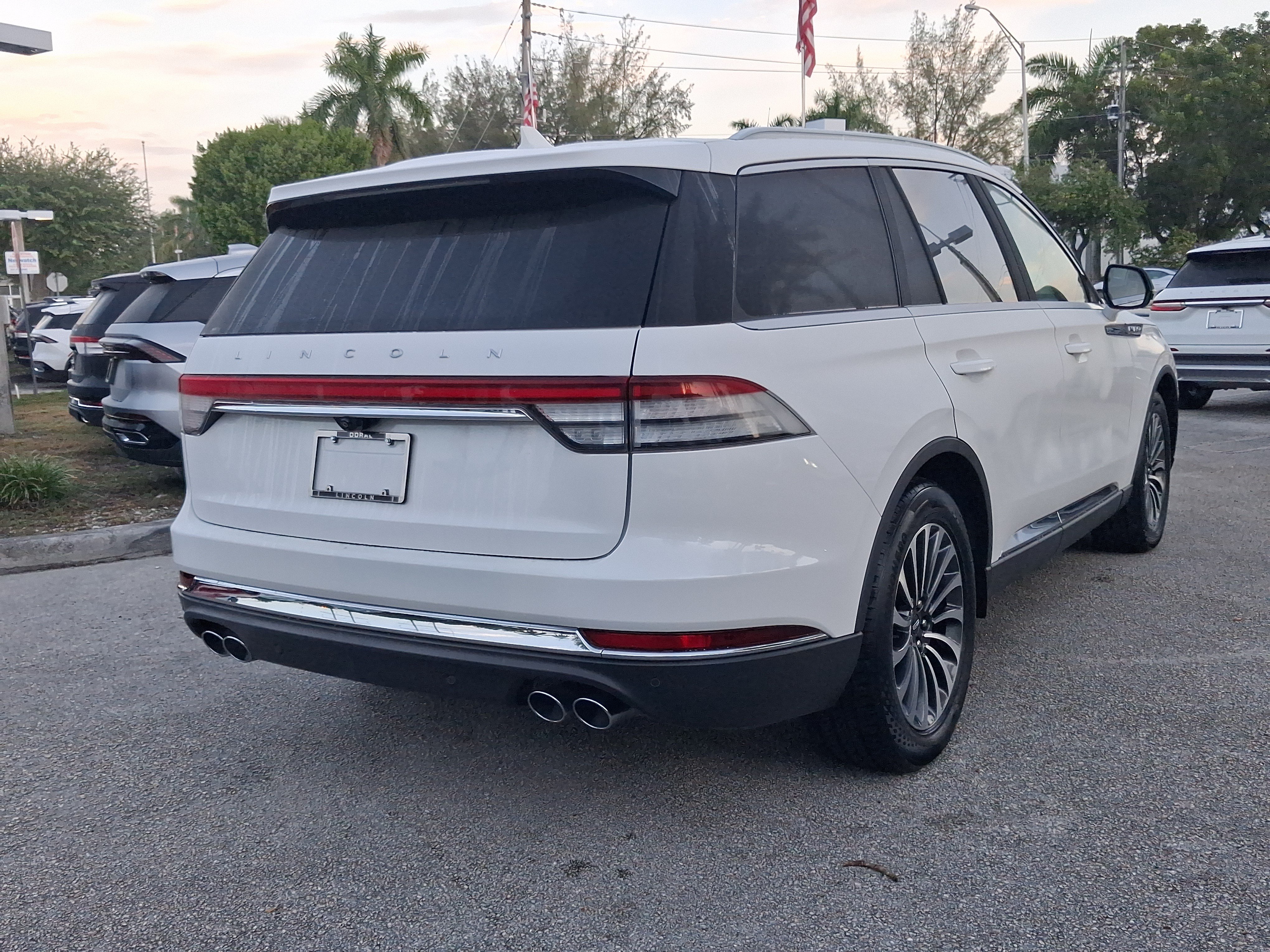 Certified 2021 Lincoln Aviator Reserve w/ Elements Package Plus RWD image 4