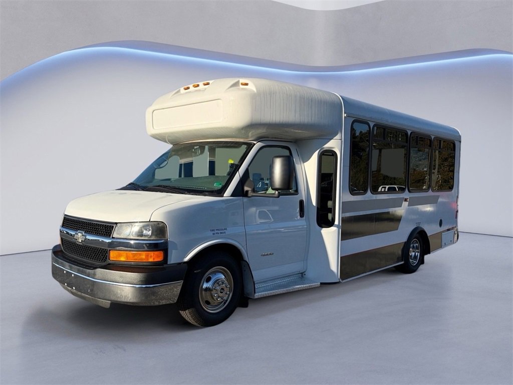 Used 2014 Chevrolet Express 4500 Base w/ Shuttle Bus Package image 41