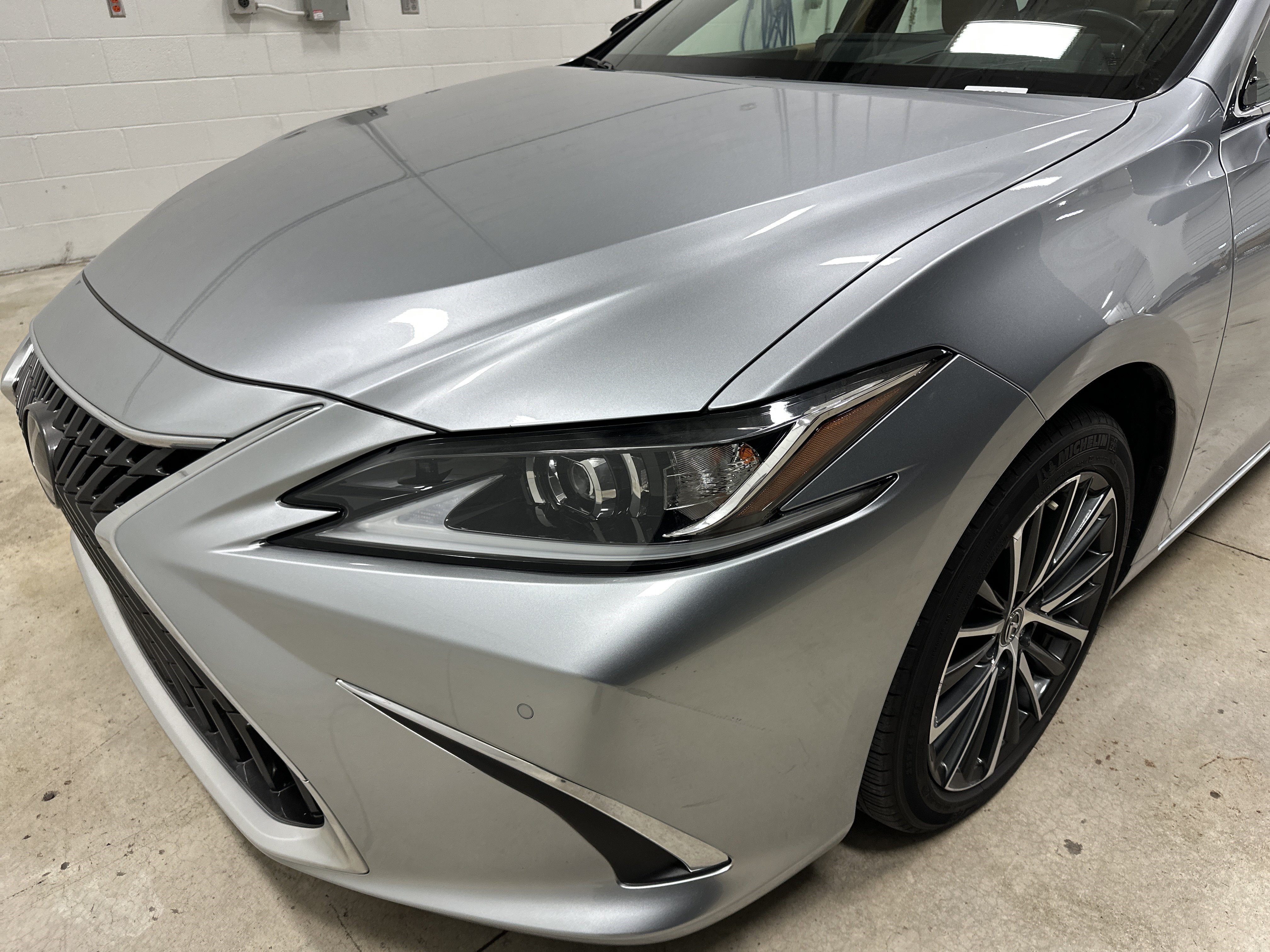 Certified 2025 Lexus ES 350 w/ Premium Package FWD image 6