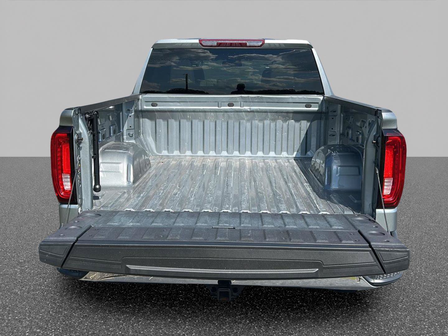 Certified 2025 GMC Sierra 1500 SLT AWD/4WD image 6