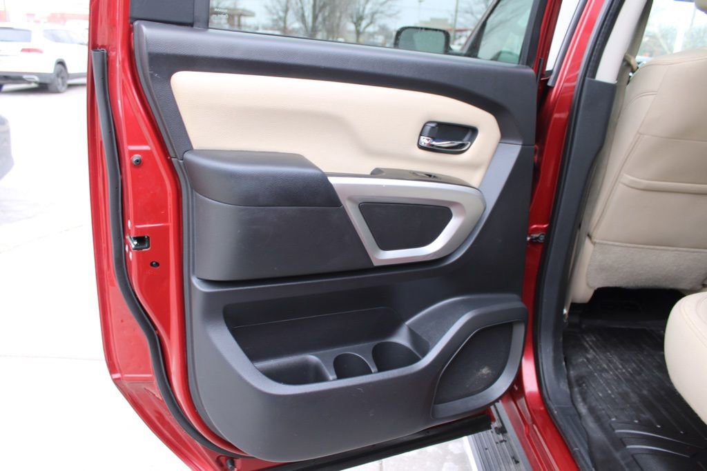 Used 2017 Nissan Titan SV image 25