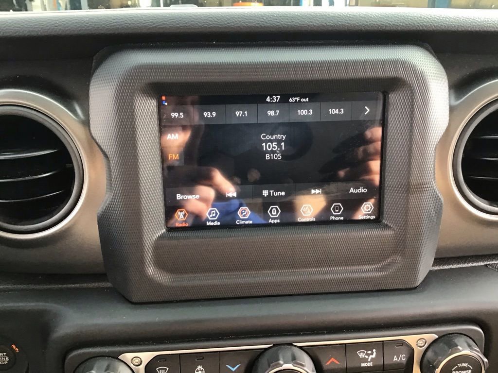 Used 2023 Jeep Wrangler Sport S image 23