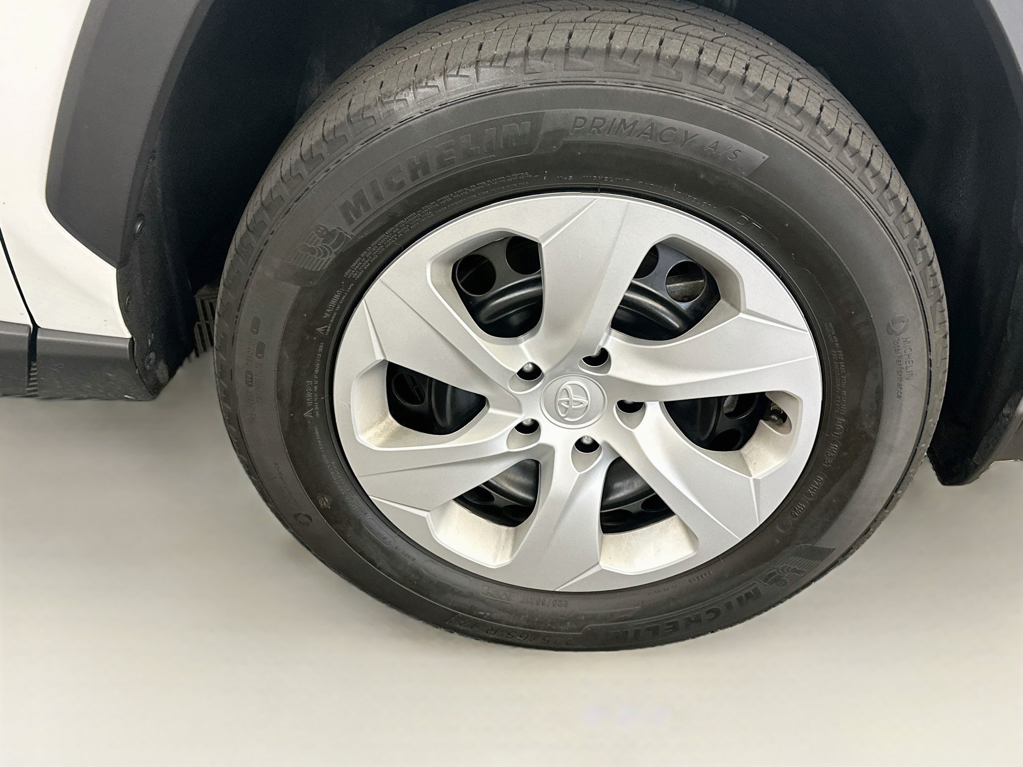 Used 2025 Toyota RAV4 LE AWD/4WD image 11