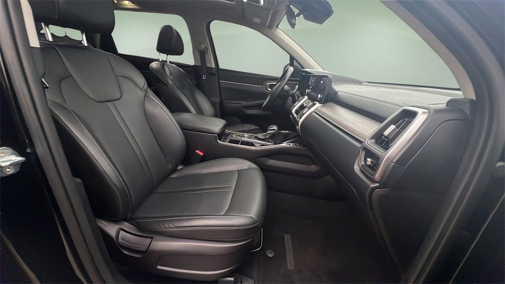 Used 2021 Kia Sorento EX w/ EX AWD X-Line Package image 15