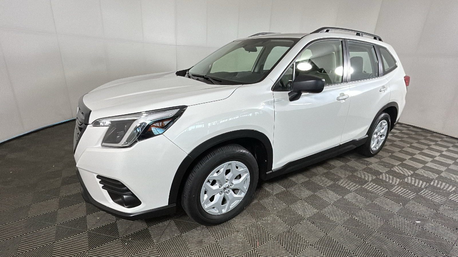 Used 2023 Subaru Forester AWD/4WD image 7