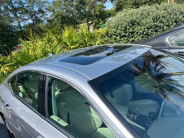 Used 2025 Lexus ES 350 w/ Premium Package FWD image 5