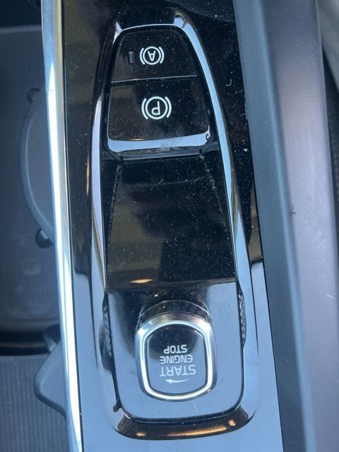 Used 2023 Volvo XC60 B5 Ultimate w/ Climate Package FWD image 18