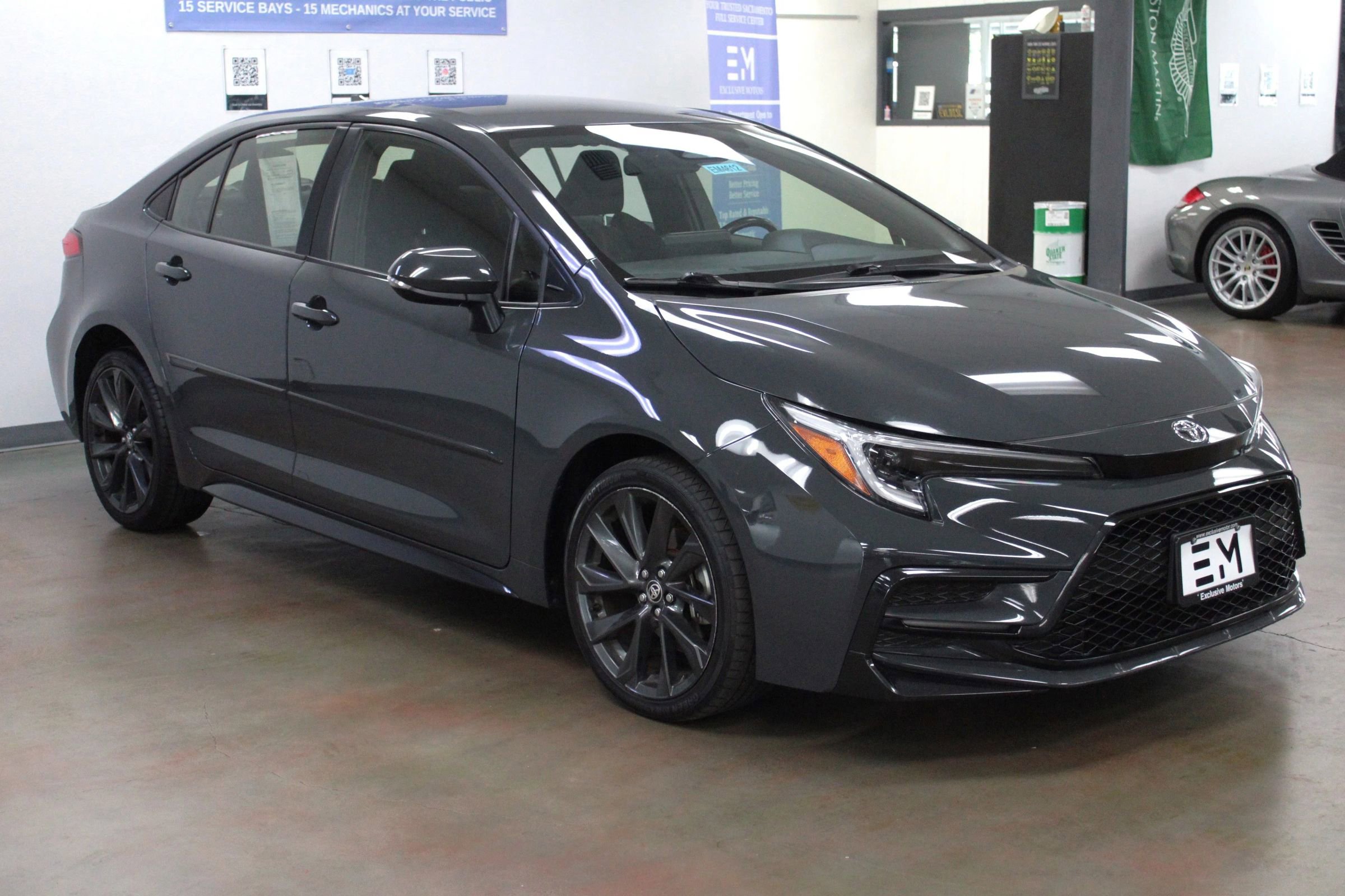 Used 2023 Toyota Corolla SE image 2