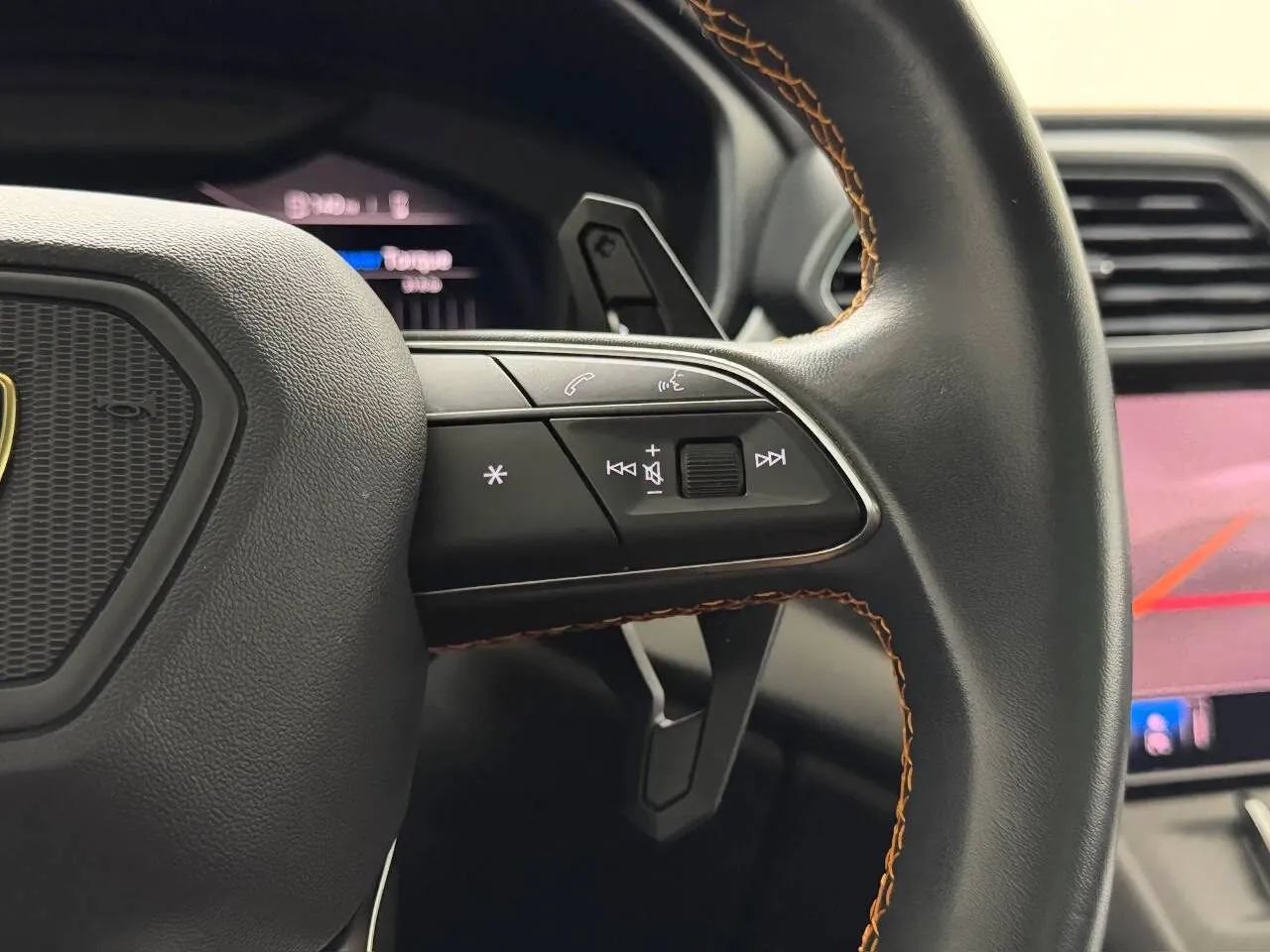 Used 2022 Lamborghini Urus AWD/4WD image 21