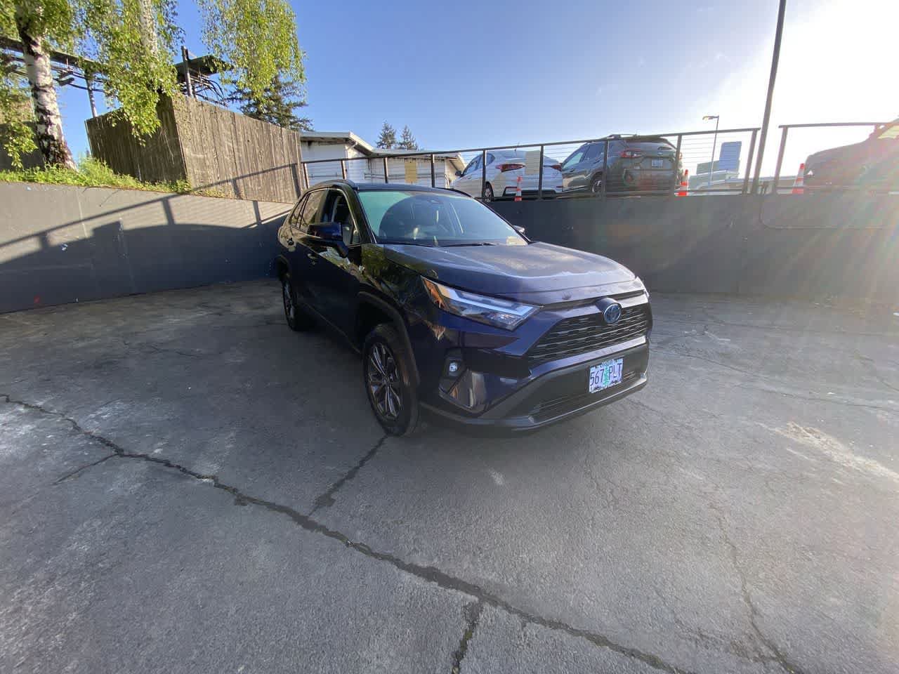 Used 2023 Toyota RAV4 XLE Premium AWD/4WD image 8