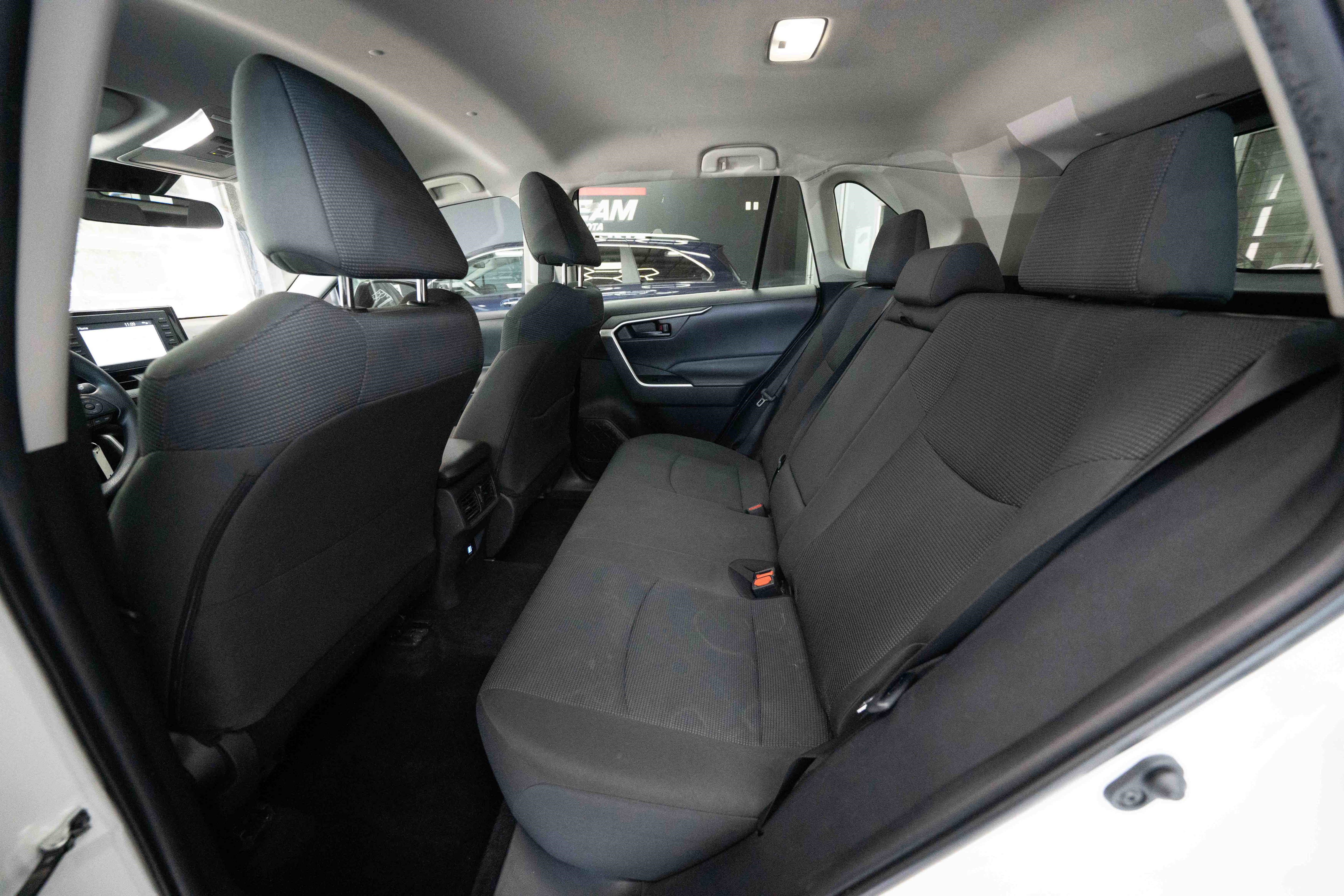 Used 2022 Toyota RAV4 LE FWD image 23