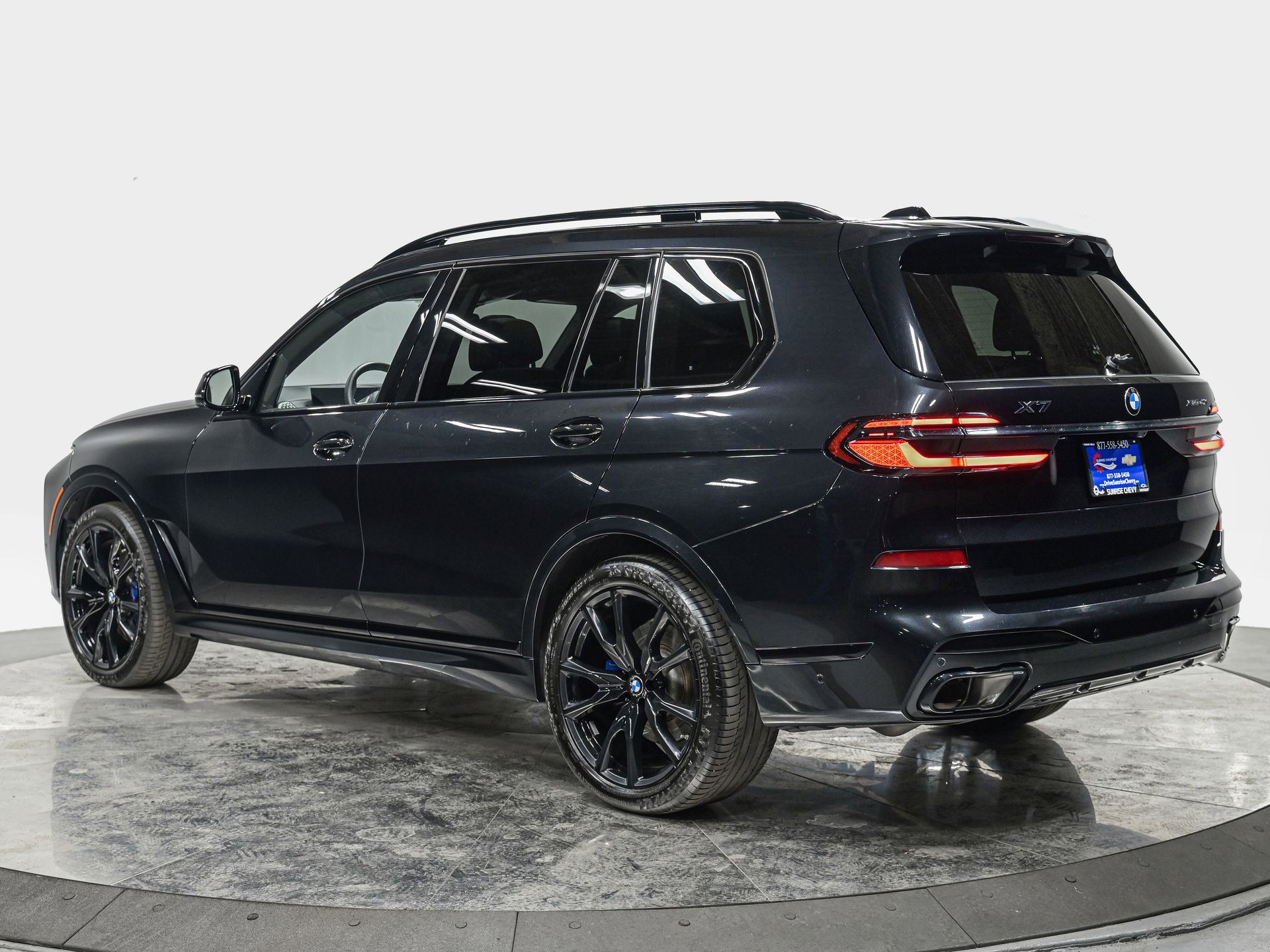 Used 2024 BMW X7 xDrive40i w/ Executive Package image 4