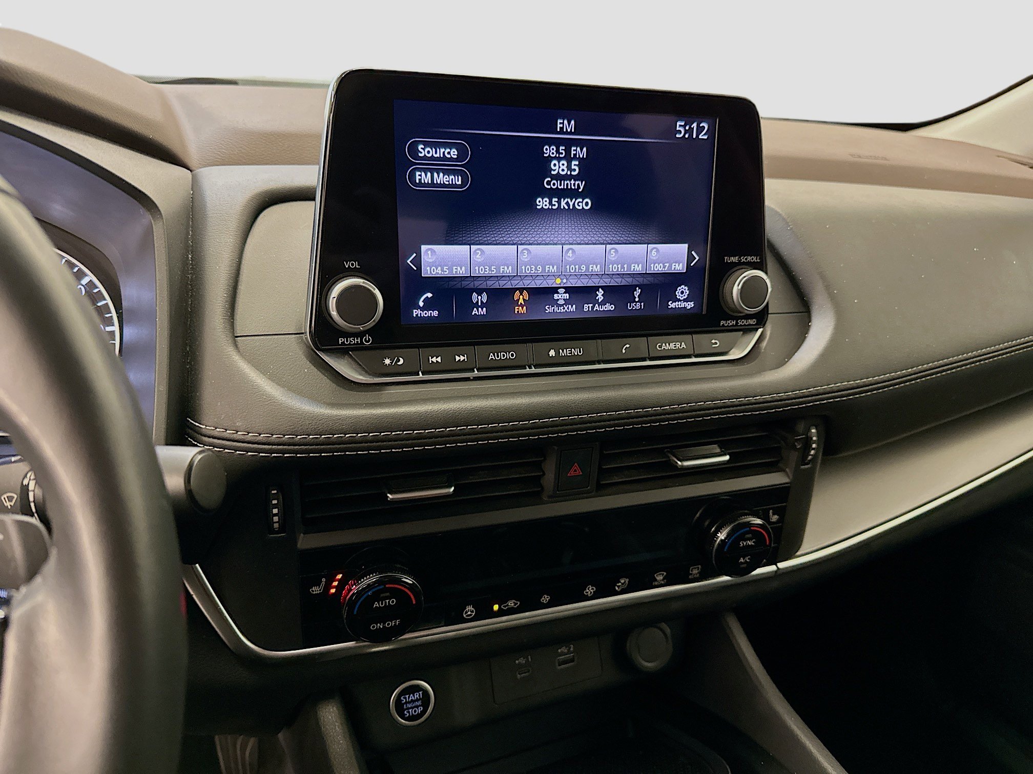 Used 2023 Nissan Rogue SV w/ SV Premium Package image 25