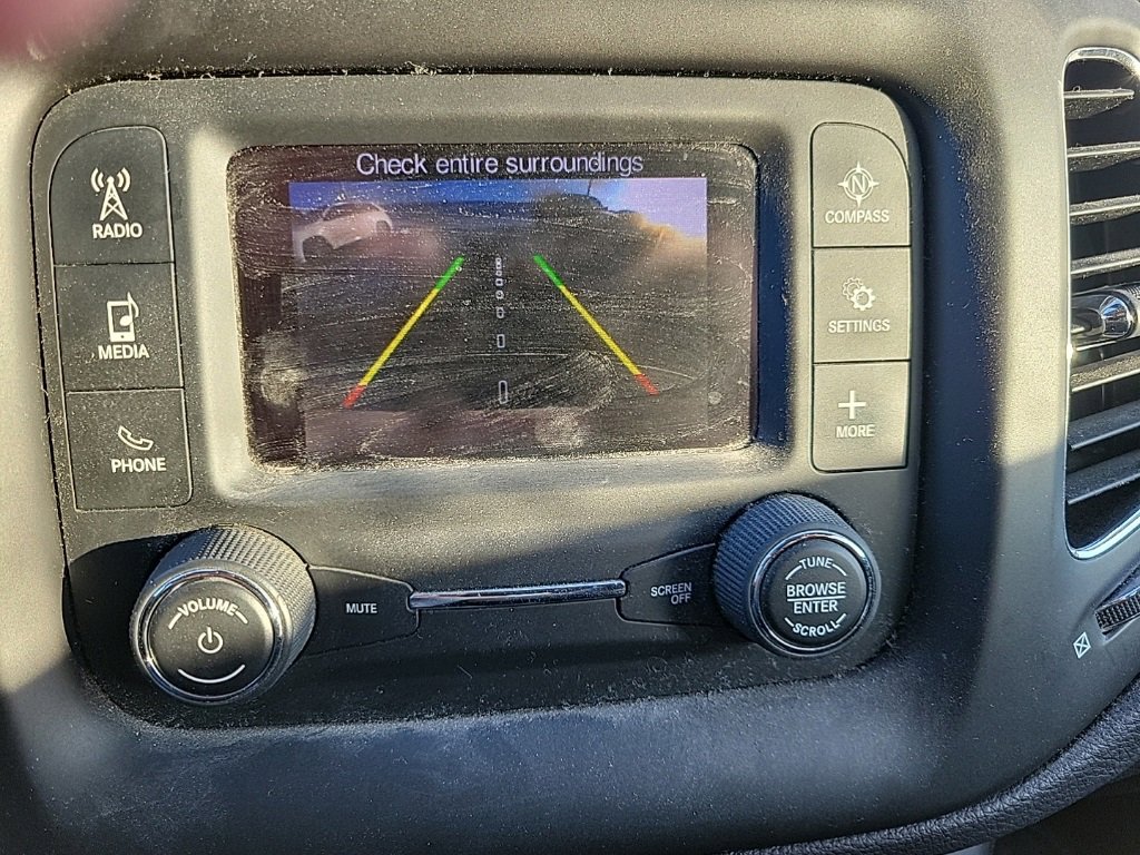 Used 2017 Jeep Compass Latitude w/ Cold Weather Group image 15