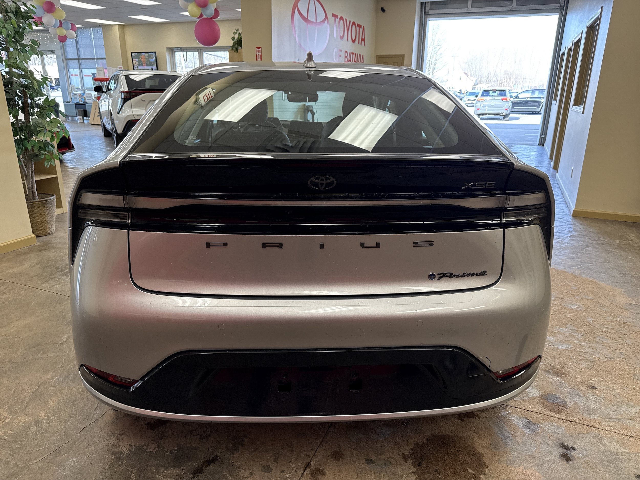 Used 2023 Toyota Prius Prime FWD image 8
