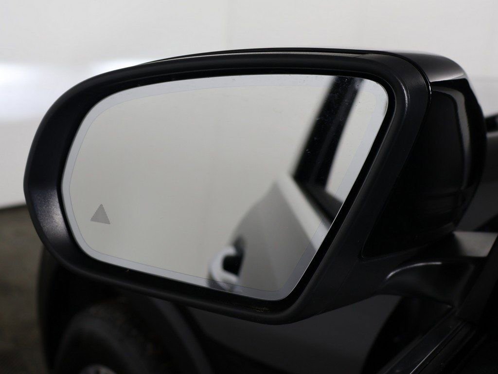 Used 2025 Mercedes-Benz GLB 250 4MATIC image 31