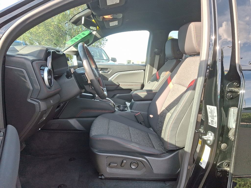 Certified 2024 Chevrolet Colorado Z71 w/ LPO, Dark Essentials Package image 14
