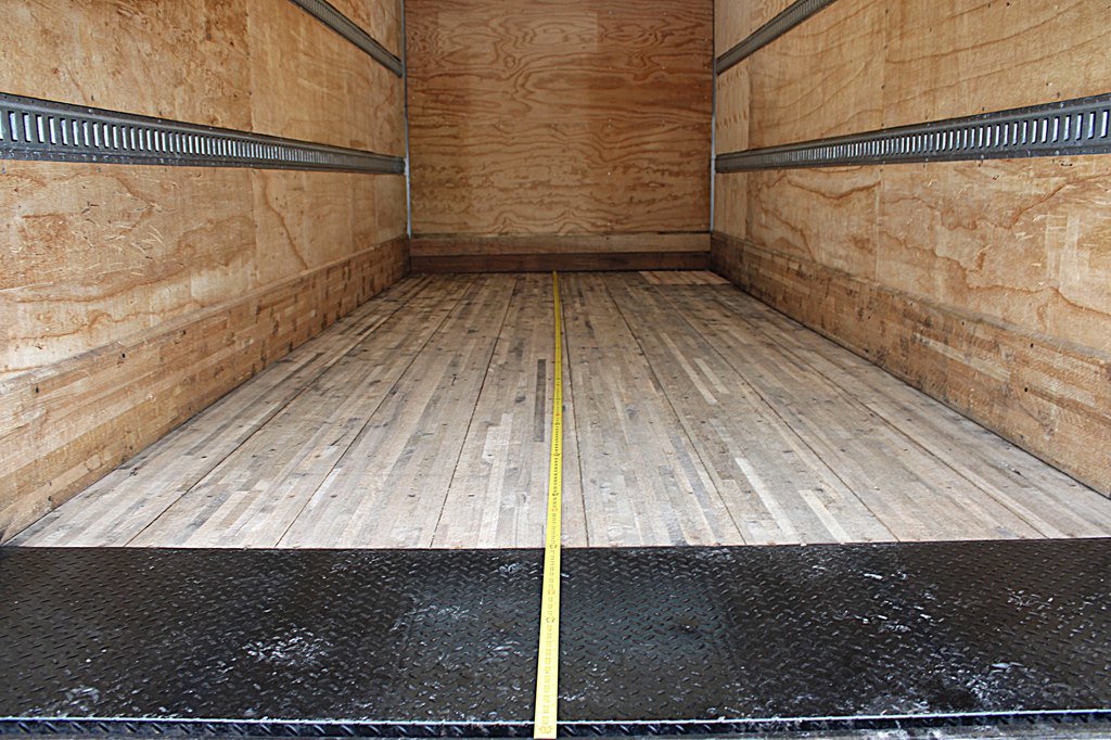 Used 2019 Isuzu NPR image 11