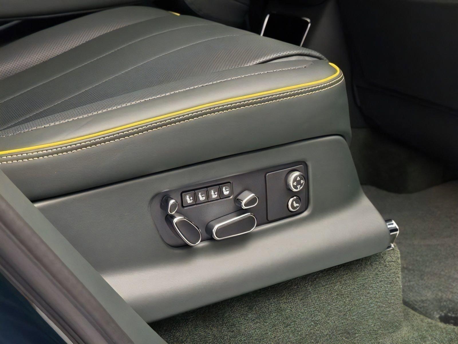 New 2026 Bentley Bentayga Speed AWD/4WD image 22