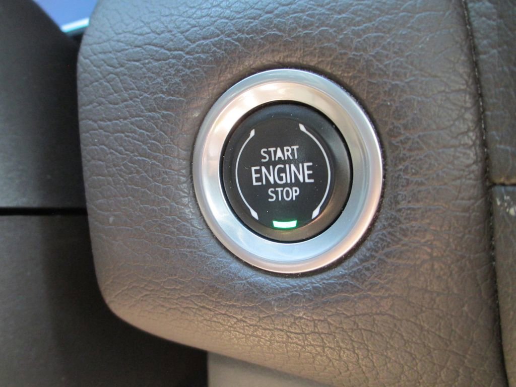 Used 2023 GMC Yukon Denali image 36