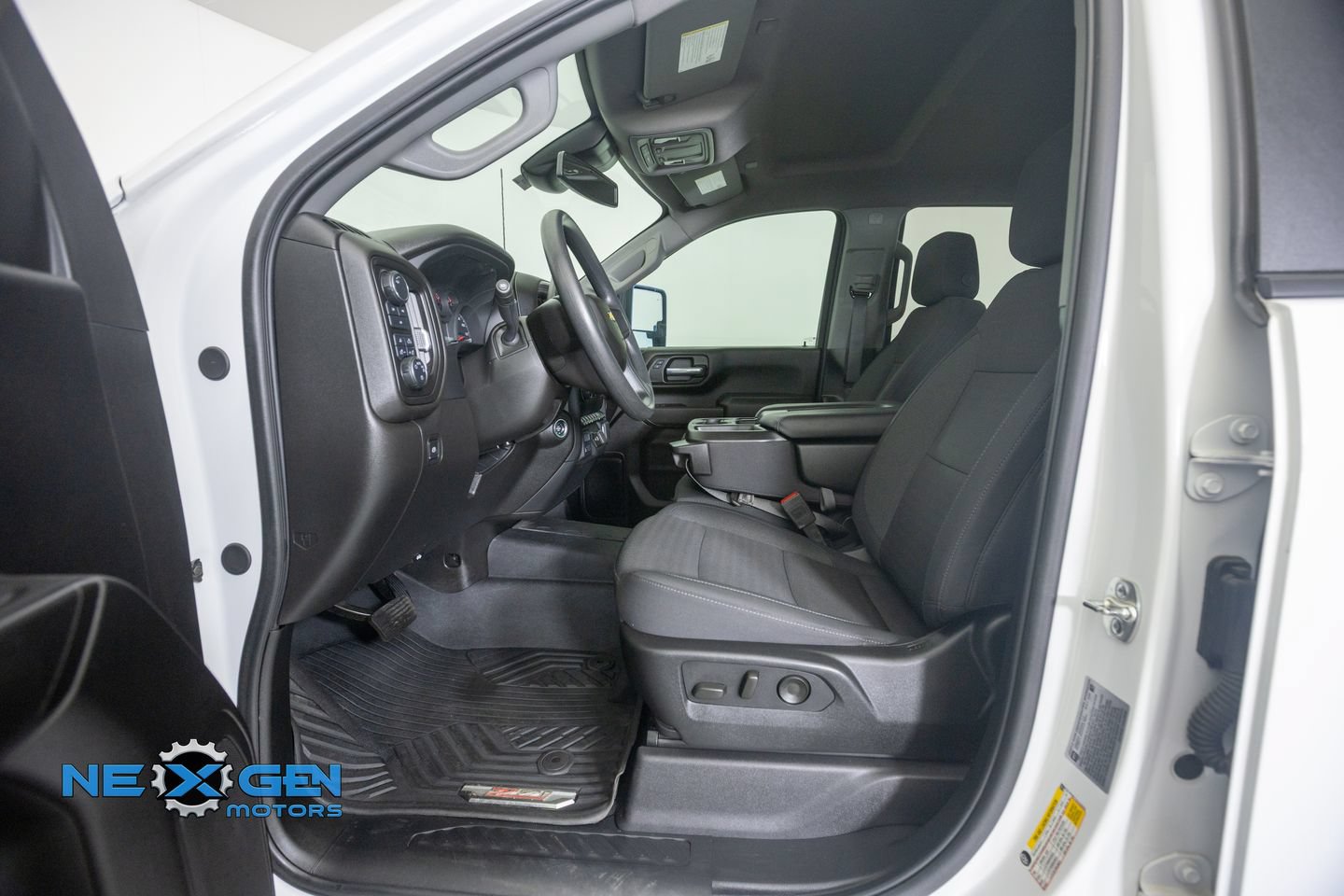 Used 2025 Chevrolet Silverado 2500 Custom w/ Custom Value Package AWD/4WD image 13