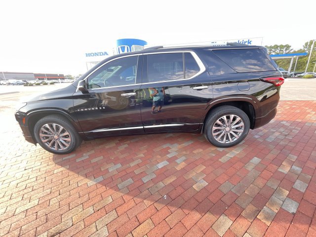 Used 2023 Chevrolet Traverse Premier FWD image 29