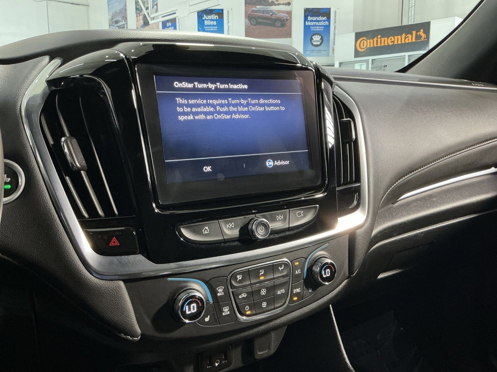 Used 2023 Chevrolet Traverse LT image 28